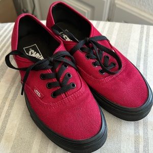 VANS CANVAS SKATEBOARD SNEAKERS. Red w/black. Unisex 7 (W) / 5.5 (M). EXCELLENT!